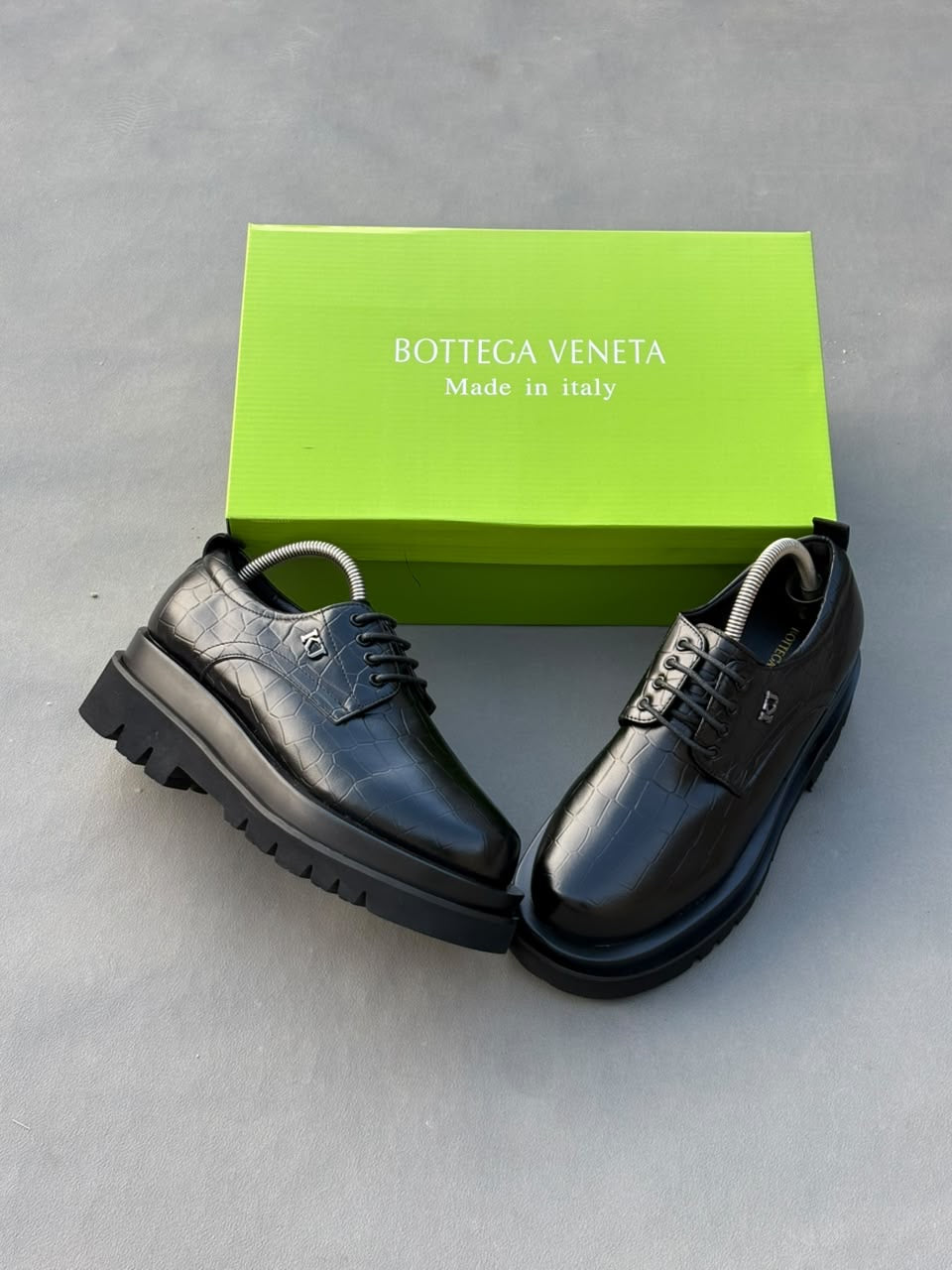 BOTTEGA VENETA Lug Derby Croco embossé