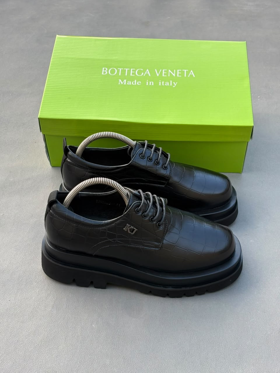BOTTEGA VENETA Lug Derby Croco embossé